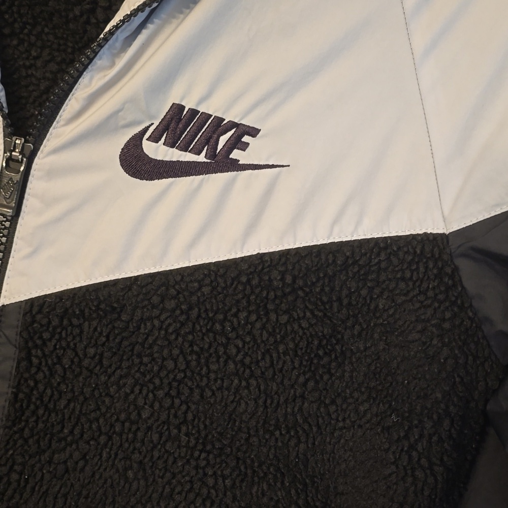 Nike Boy's Sportswear Windrunner Sherpa Jacket Black Gray Size Medium - Picture 2 of 8